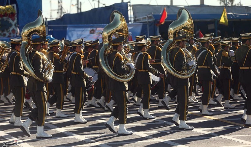 Military parades held in Iran on national army day