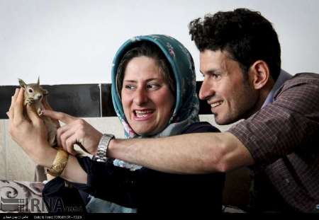 Iranian young couple volunteers to heal wounds of desperate birds