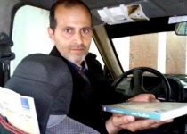 Taxi-library in northern city promotes book-reading
