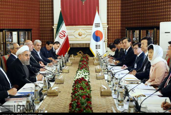 Iranian, South Korean presidents confer on mutual ties