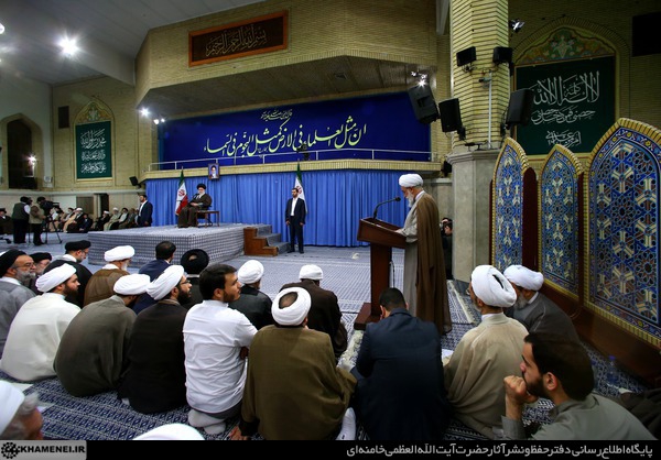 Leader receives Tehran seminaries