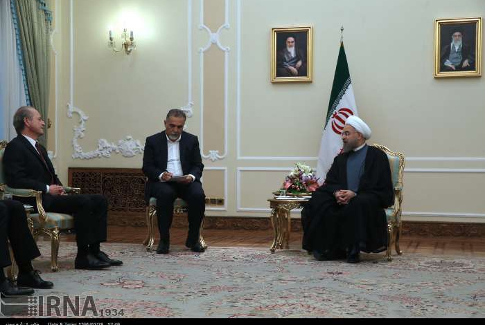 President Rouhani calls for expansion of Iran-France all-out ties