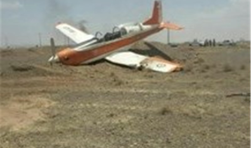 Training aircraft crashes in central Iran, 2 injured
