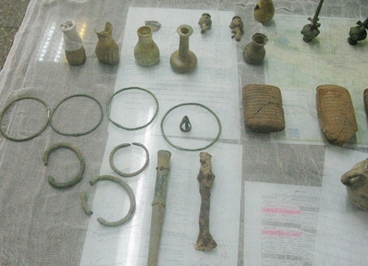 Antiquities of Iraqi origin seized in Tehran subway