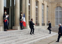 Zarif, Hollande held talks in Paris