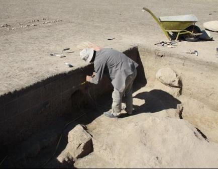 3 tombs uncovered in western province
