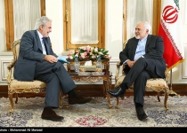 Zarif, ?EU commissioner confer on foreign refugees living at Kerman refugee camp