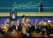 Photos: Leader receives students on anniversary of Nov. 4  <img src="https://cdn.theiranproject.com/images/picture_icon.png" width="16" height="16" border="0" align="top">