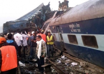 Scores killed as train derails near Kanpur, India