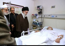 Supreme Leader visits Ayatollah Mousavi Ardebili in hospital