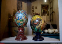 Photos: Beautiful drawings of Iranian artist on Ostrich egg  <img src="https://cdn.theiranproject.com/images/picture_icon.png" width="16" height="16" border="0" align="top">