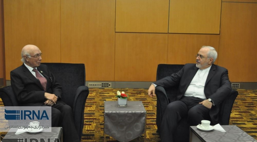 Zarif confers with Pakistani PM advisor