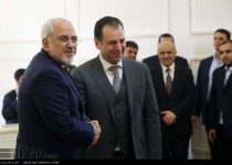 Photos: Zarif meets Armenian defense minister  <img src="https://cdn.theiranproject.com/images/picture_icon.png" width="16" height="16" border="0" align="top">