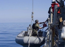 US warship helps out Iranian vessel stranded in Sea of Oman