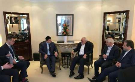Zarif meets Ukrainian counterpart, Pakistani defense minister in Munich