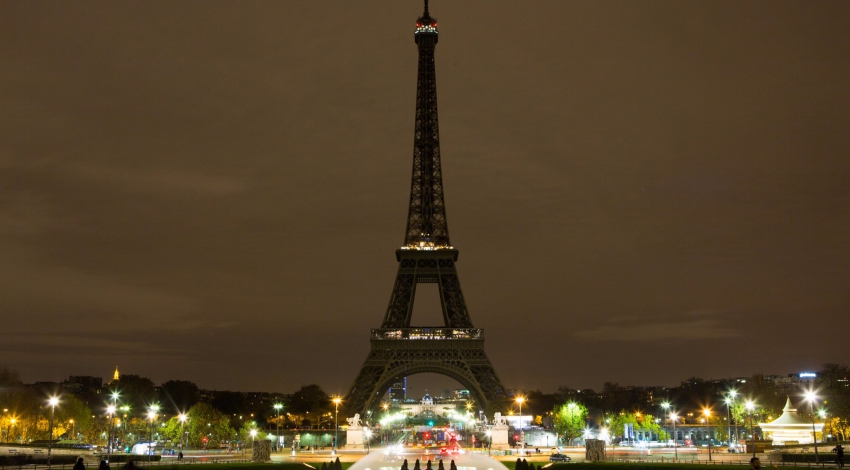 Paris to turn off Eiffel Tower
