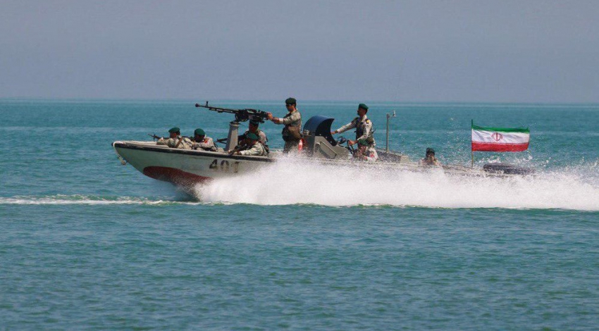 Iran navy stages guerrilla wargame in Caspian Sea