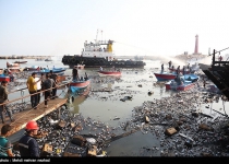 25 vessels damaged by fire in Irans southern port: Official