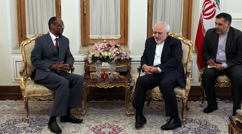 Zarif receives foreign envoys in Tehran