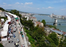 Iranian crafts put on display in Hungarian festival