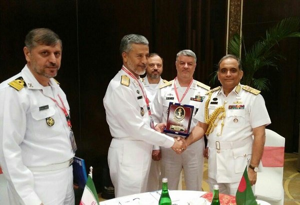 Navy commander meets with Bangladeshi counterpart