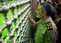 Photos: Army chief renews allegiance with Imam Khomeini  <img src="https://cdn.theiranproject.com/images/picture_icon.png" width="16" height="16" border="0" align="top">
