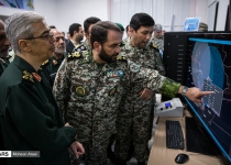 Photos: Army Chief visits defense achievements expo.  <img src="https://cdn.theiranproject.com/images/picture_icon.png" width="16" height="16" border="0" align="top">