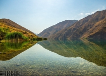 Photos: Gahar Lake in western Iran  <img src="https://cdn.theiranproject.com/images/picture_icon.png" width="16" height="16" border="0" align="top">