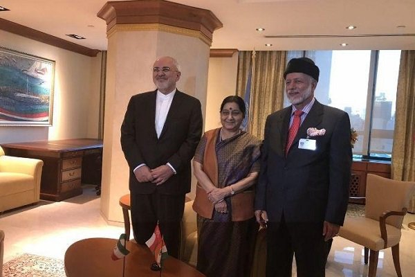 Iran, India, Oman hold talks on energy