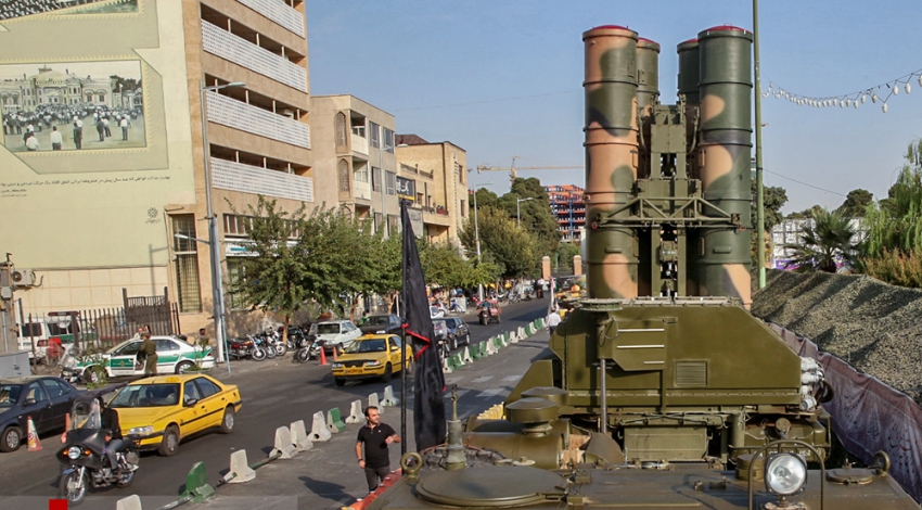 Iran displays S-300 air defense missile system to public