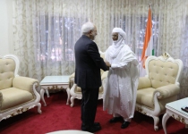Iranian FM Zarif confers with Niger PM