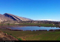 Photos: Beram Alvan Lake in southeastern Iran  <img src="https://cdn.theiranproject.com/images/picture_icon.png" width="16" height="16" border="0" align="top">