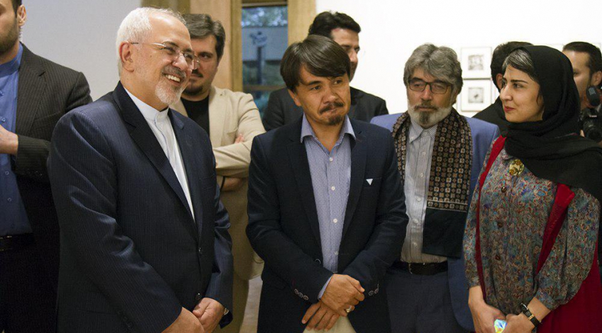 Iranian FM visits Afghan art exhibit, wishes peace in world