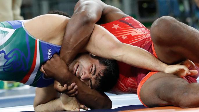 Heroic Iranian Alireza Karimi throws wrestling match to avoid fighting Israeli