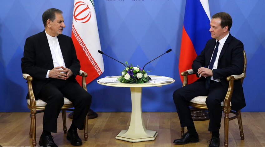 Iran first VP meets with Russia PM in Sochi