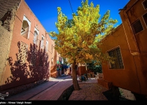 Photos: Autumn in ancient Iranian village of Abyaneh  <img src="https://cdn.theiranproject.com/images/picture_icon.png" width="16" height="16" border="0" align="top">