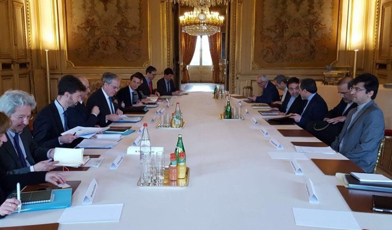 Iranian, French diplomats discuss closer ties