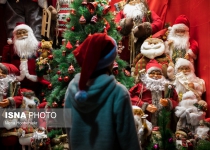 Photos: Christmas shopping in Tehran  <img src="https://cdn.theiranproject.com/images/picture_icon.png" width="16" height="16" border="0" align="top">
