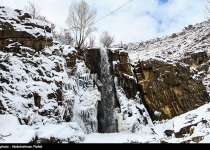 Photos: Snowfall in Hamedan  <img src="https://cdn.theiranproject.com/images/picture_icon.png" width="16" height="16" border="0" align="top">