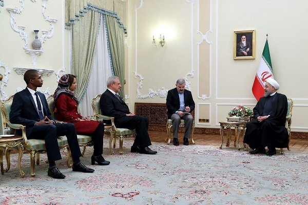 Pres. Rouhani calls for expansion of relations with Havana