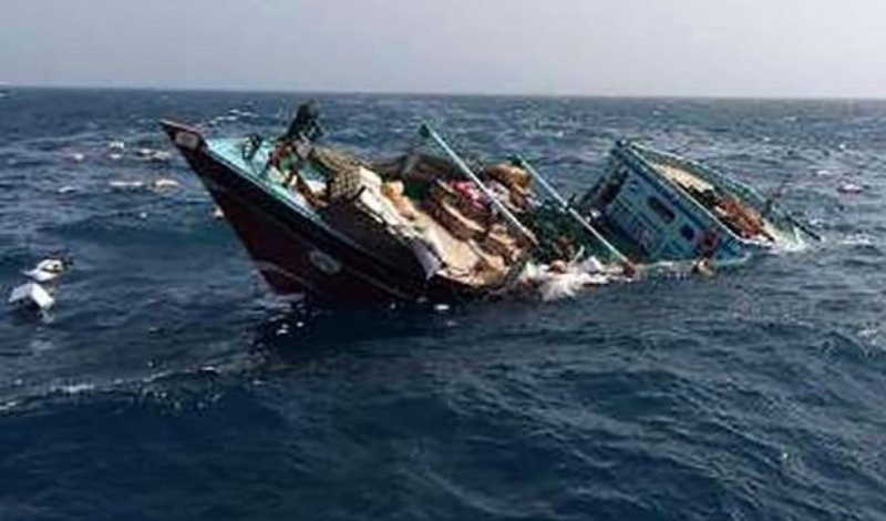 Crew of sunken cargo launch rescued in Persian Gulf