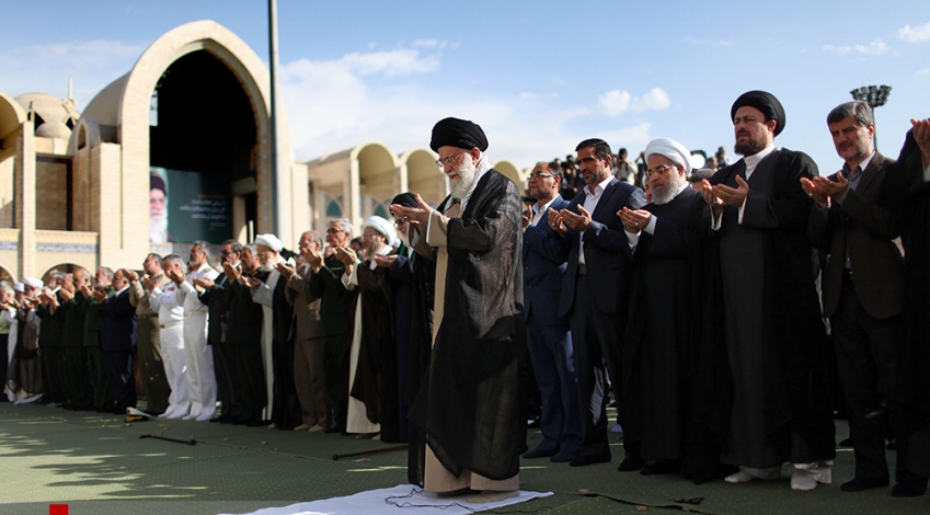 Supreme Leader performs Eid al-Fitr prayers