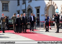 Photos: President Rouhani officially welcomed by his Austrian counterpart in Vienna  <img src="https://cdn.theiranproject.com/images/picture_icon.png" width="16" height="16" border="0" align="top">