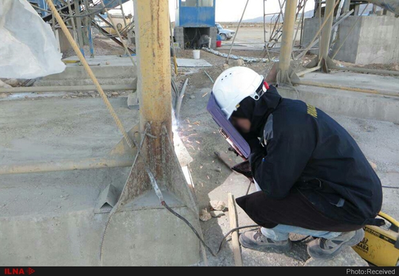 Iranian welder bravely struggles for her life