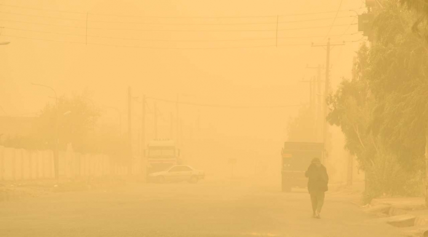 Intense dust storm hits Iran