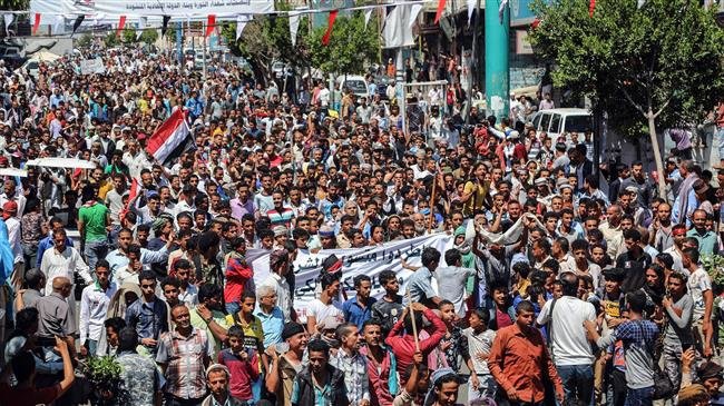 Yemenis protest against Saudi war, economic woes