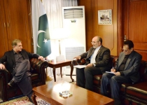 Pakistan FM, Iran envoy discuss recent border guards abduction