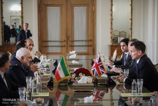 Zarif discusses JCPOA, EUs commitments, Yemen with UK top diplomat