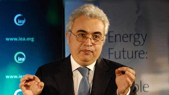 Global economy still Very Fragile despite Iran oil waivers: IEA Chief