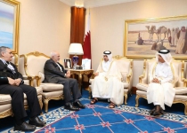 Zarif talks regional security with Qatari PM